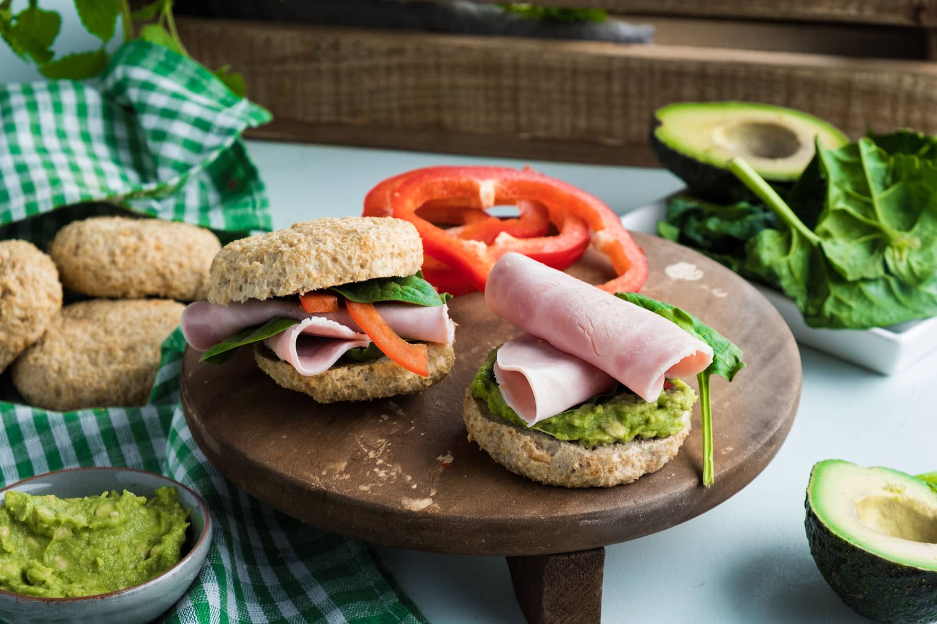 Glutenfrie proteinrundstykker