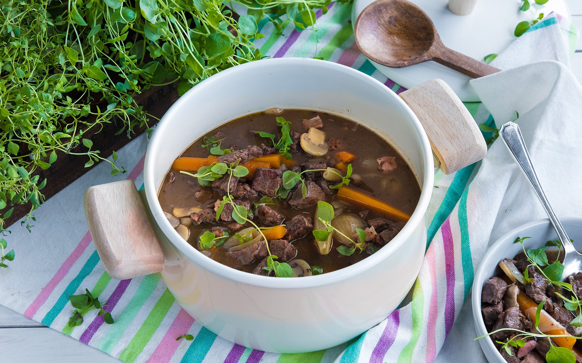 Klassisk biffgryte á la Bourguignon. Foto.