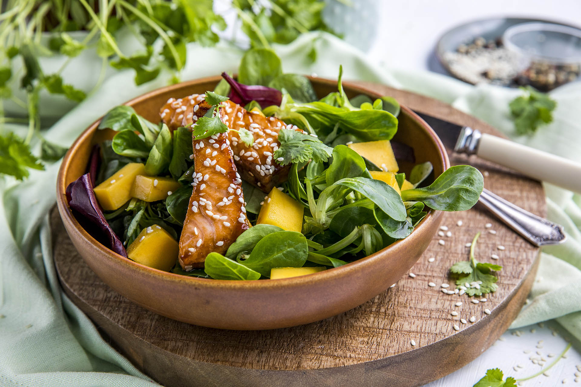 Asiatisk laksesalat med mango