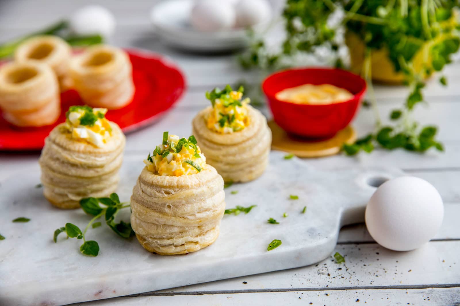 Fylte butterdeig med eggesalat