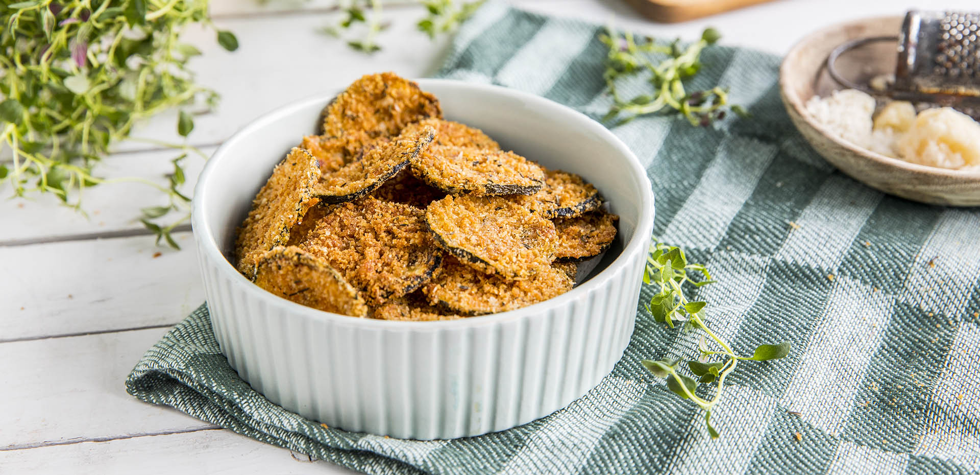 chips av squash med parmesan og timian