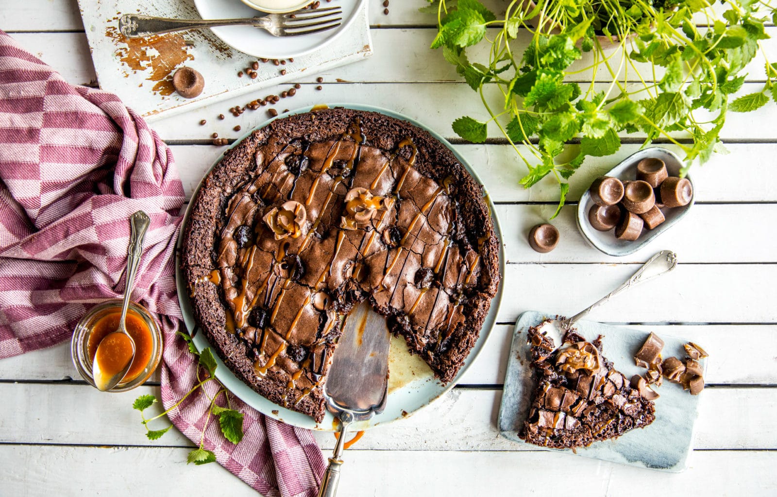 Brownies med karamell og sjokolade