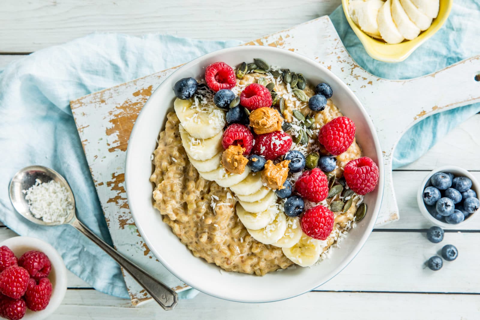 Byggrynsgrøt med peanøttsmør