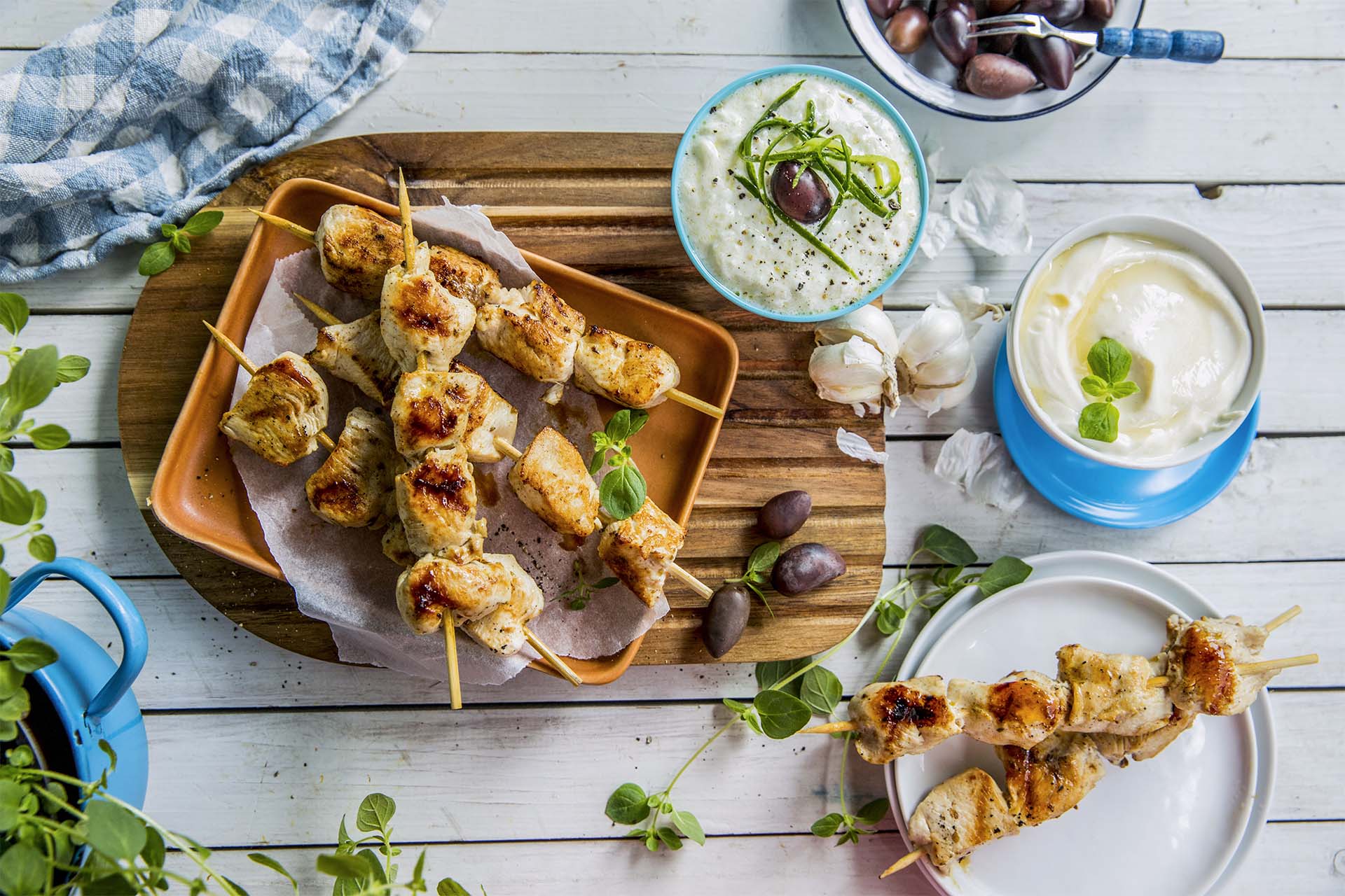 Souvlaki Kotopoulo – grillspyd med kylling sett ovenfra