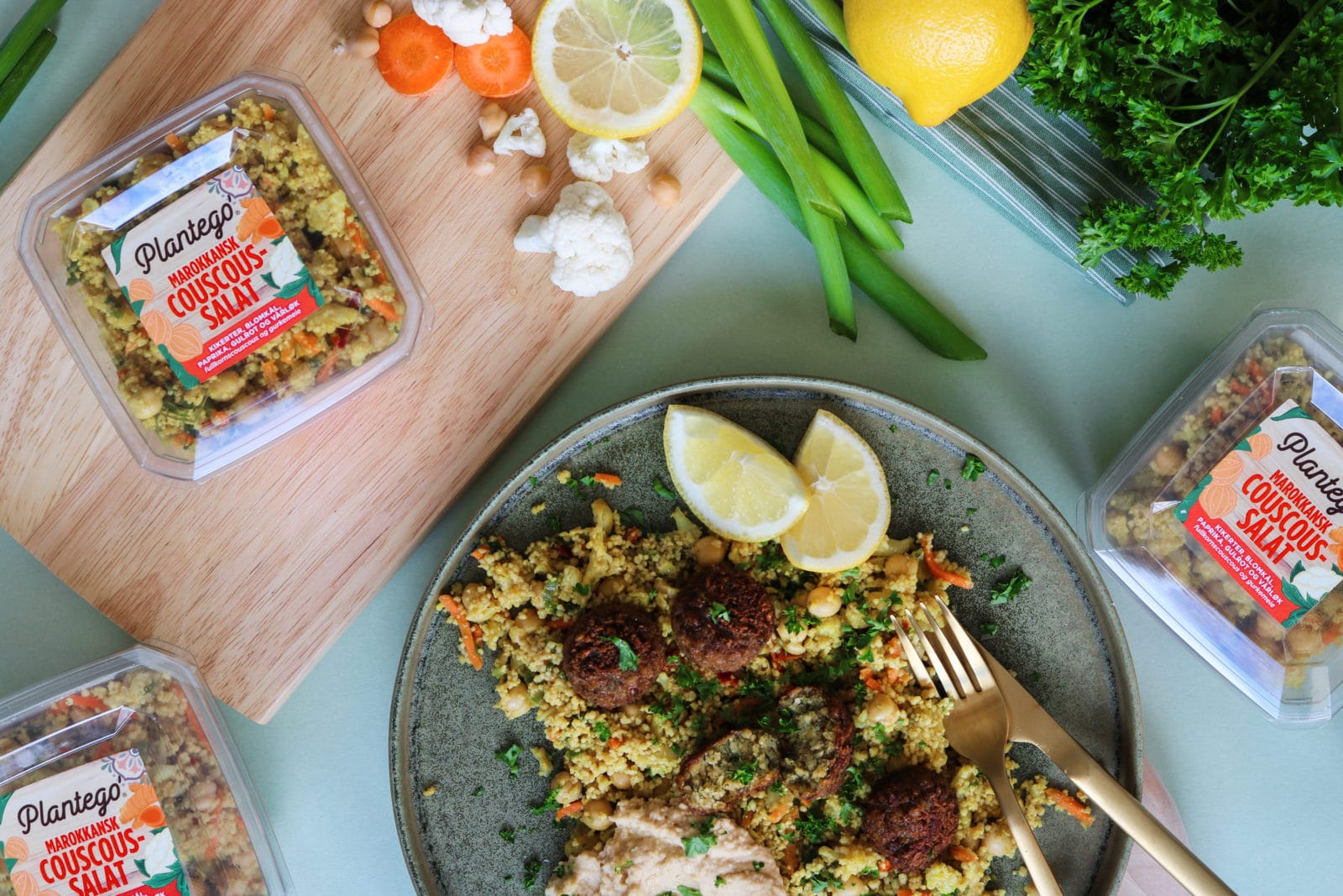 Plantego' Marokkansk couscoussalat salat på tallerken med falafel