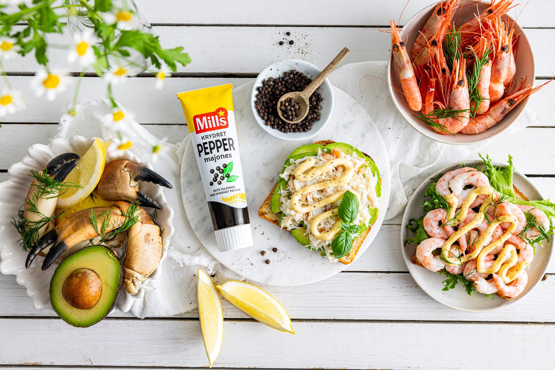 Sjømat og smørbrød toppet med Mills Peppermajones
