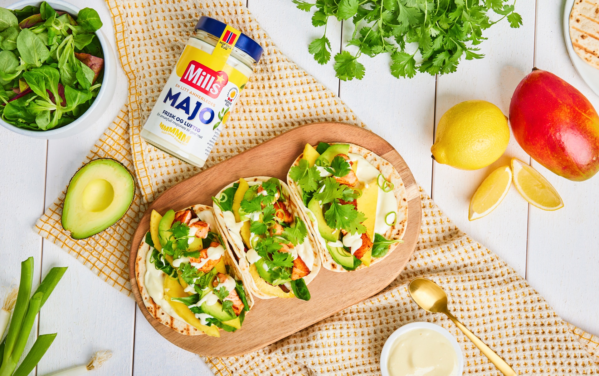 Wraps med laks og mango og Mills MAJO